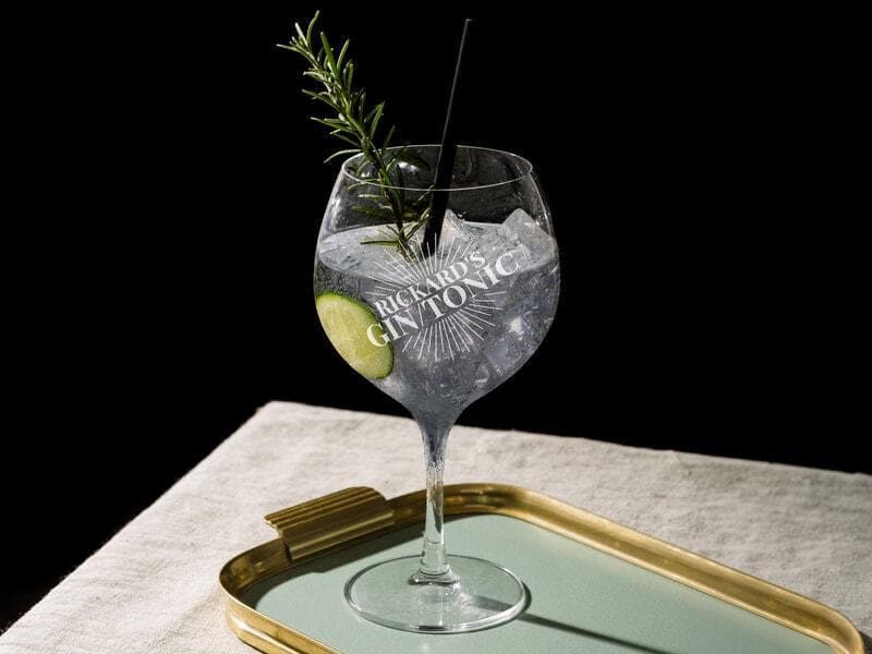 Drinkglas med gravyr