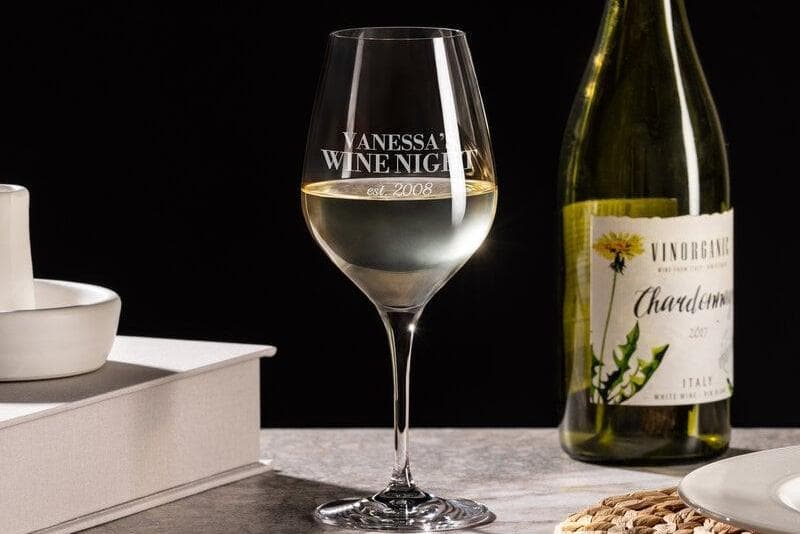 Graverat vinvinsglas